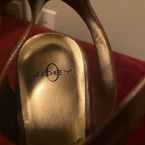 Joey Women's Brown Platform Heels Open-Toe Cross-Strap - Picture 3 of 3